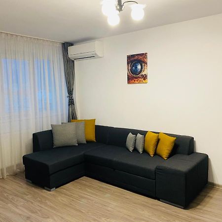 Апартаменты Apartament Cristina Бухарест Экстерьер фото