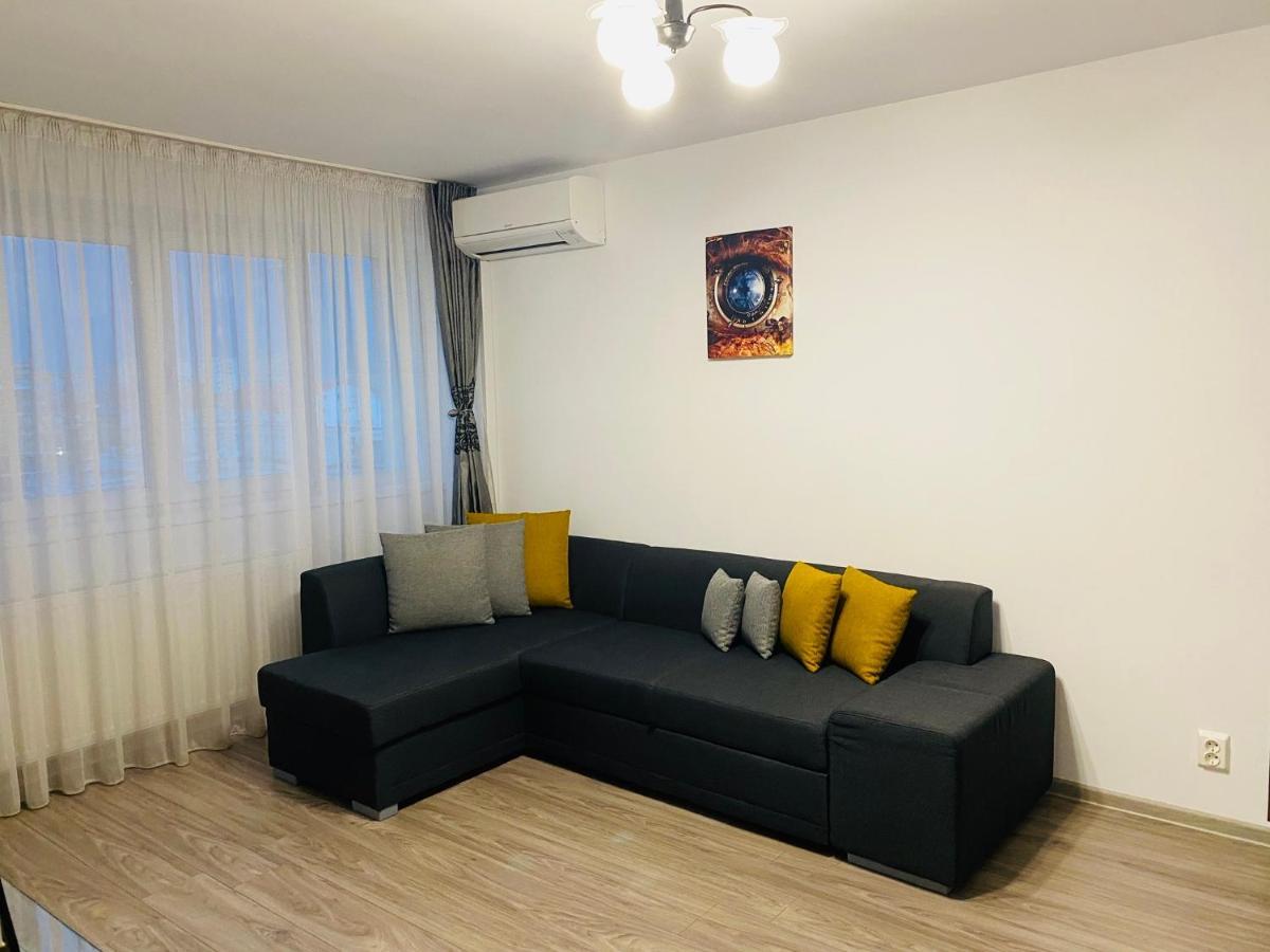 Апартаменты Apartament Cristina Бухарест Экстерьер фото